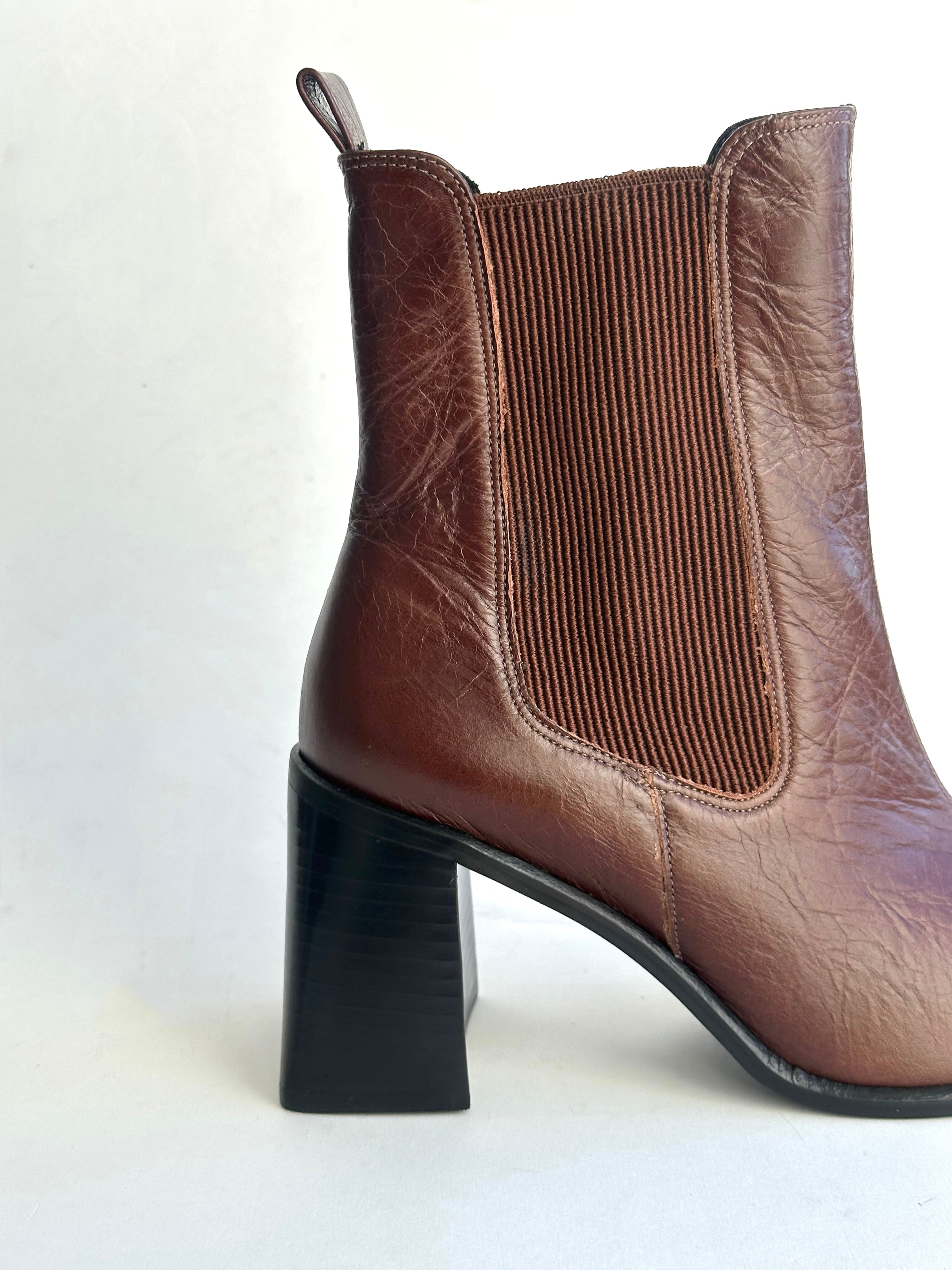 Bota Chelsea Soho Couro Marrom