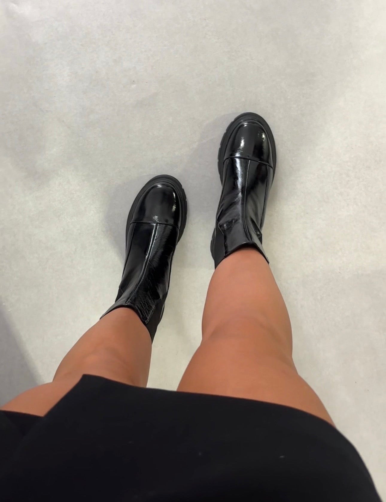 BOTA AGNES COURO CHELSEA PRETA