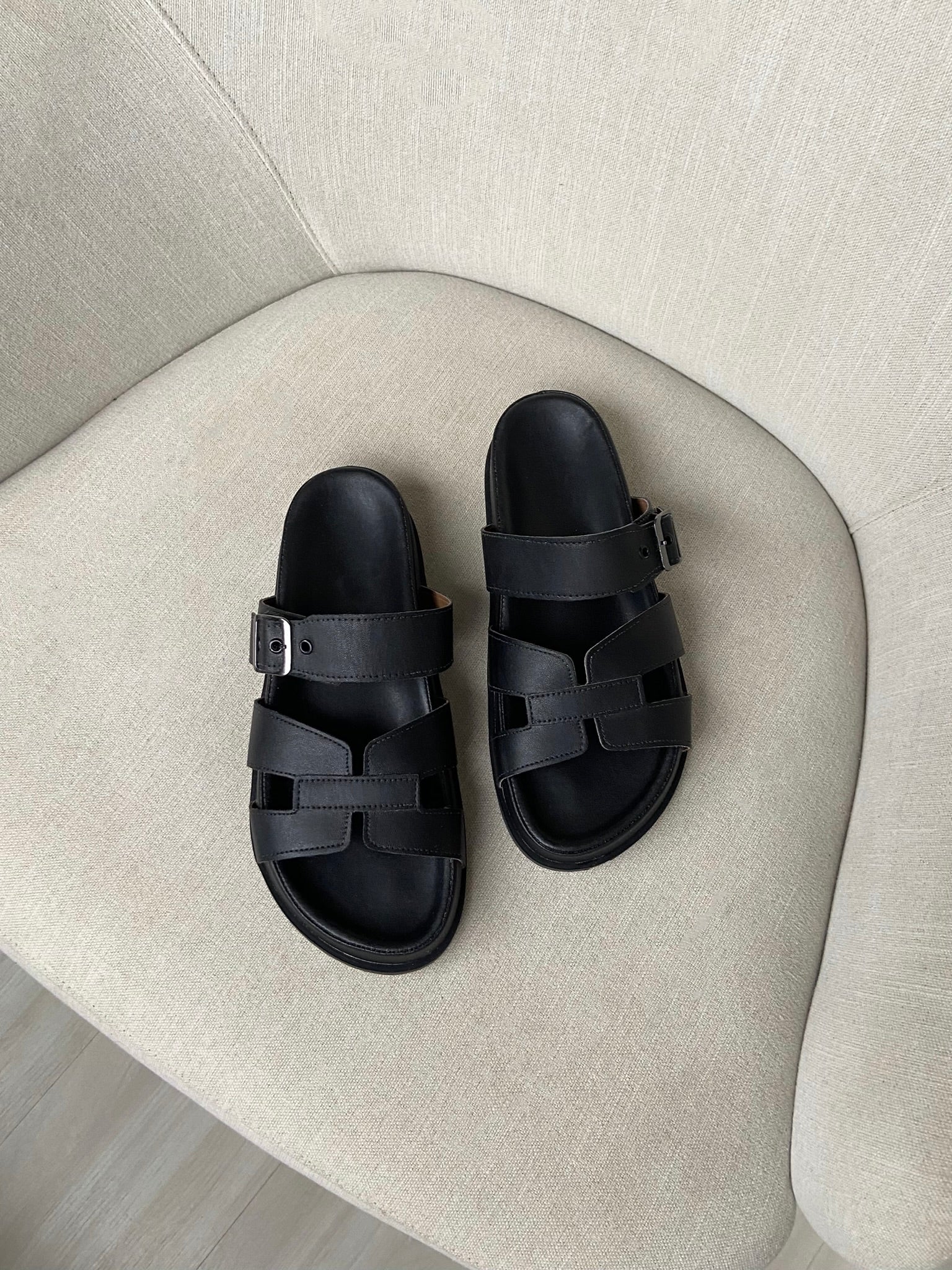 FLAT HERA PRETO