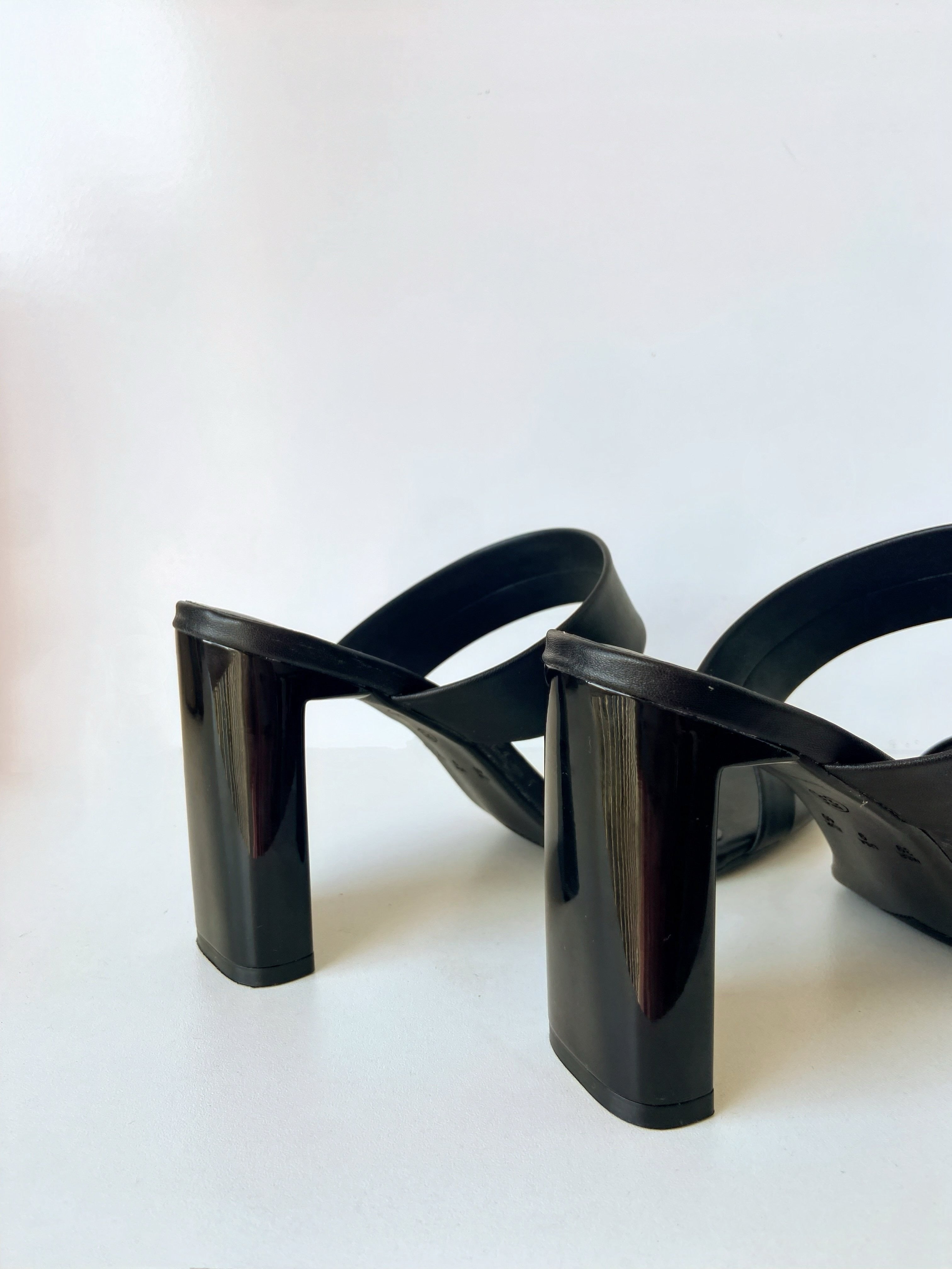 TAMANCO DAISY OFF WHITE