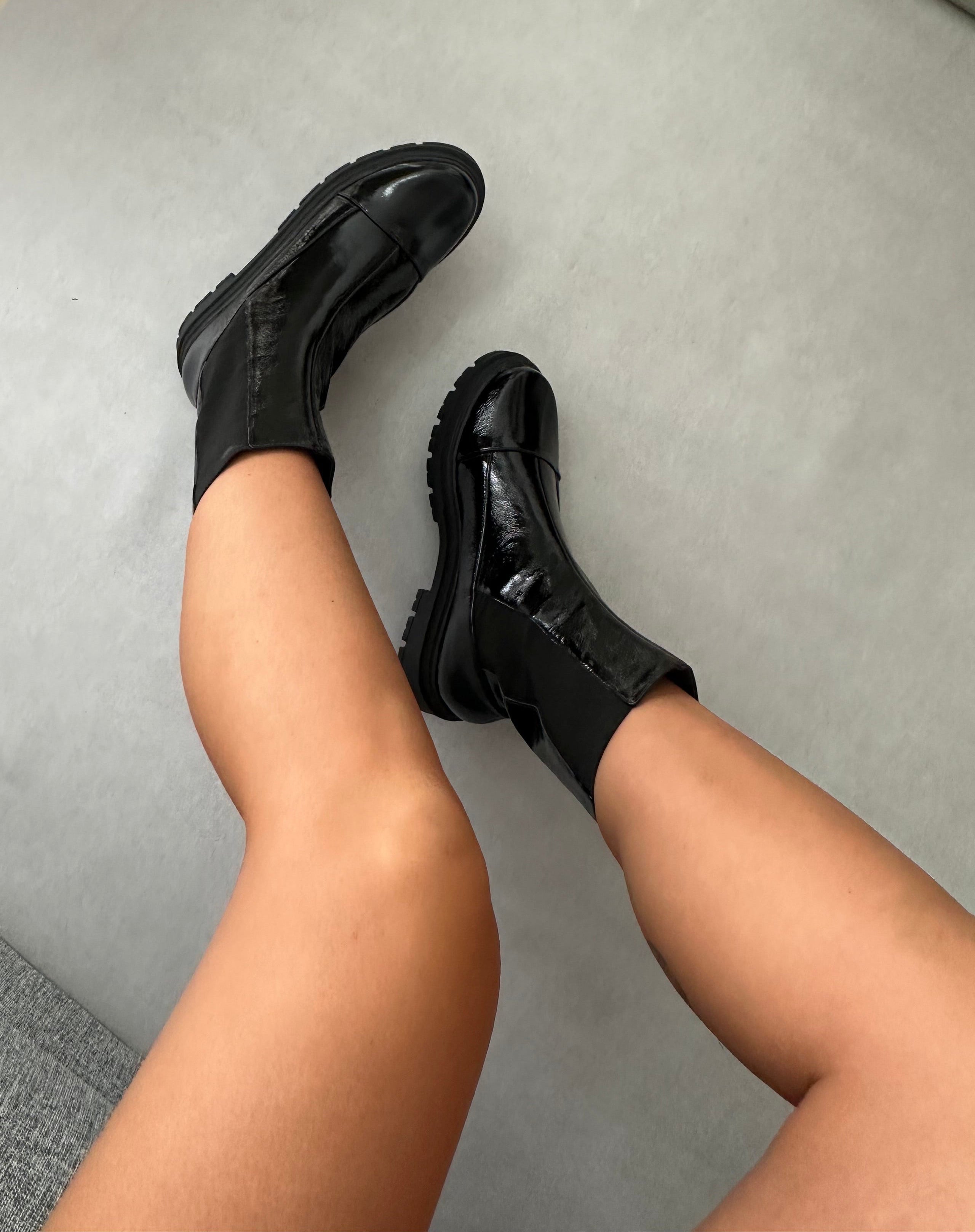 BOTA AGNES COURO CHELSEA PRETA